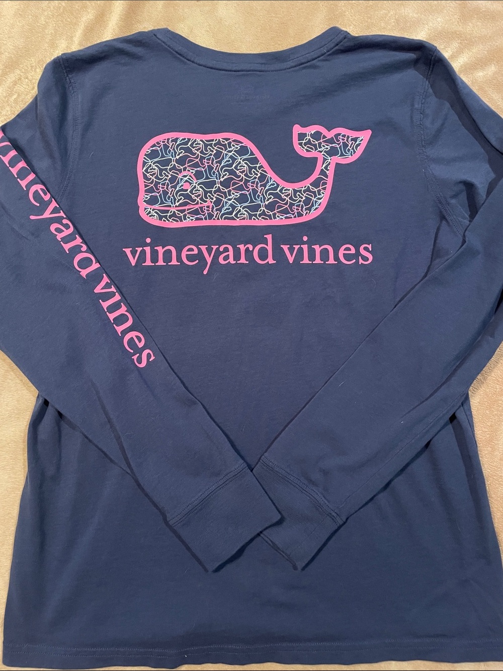 Vineyard Vines Women’s Classic Whale long sleeve T Shirt - size Small